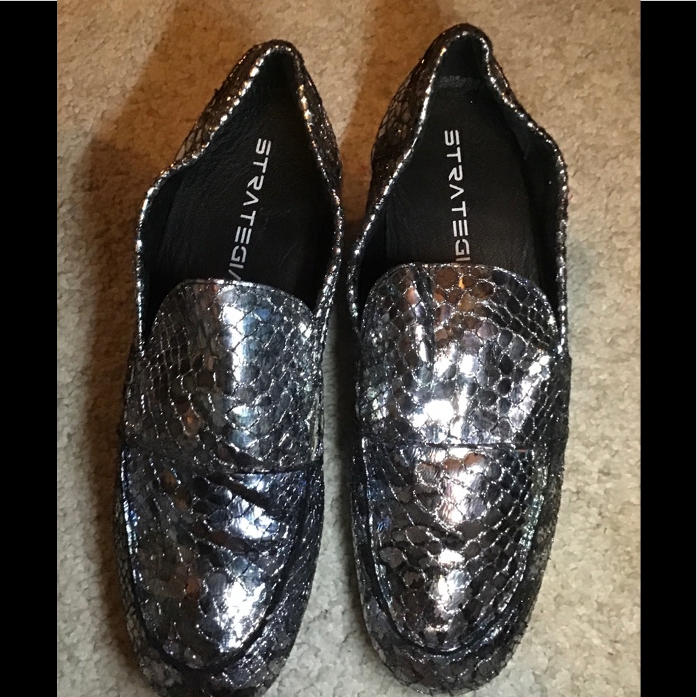 Strategia metallic sparkle loafers shoes